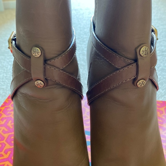 Tory Burch Vicuña Dorese high heel bootie size 9 - Picture 5 of 10